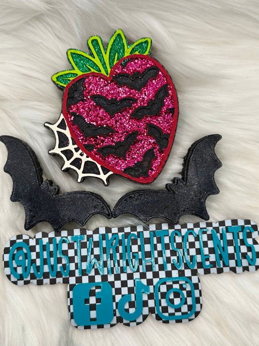 Strawberry bat plus vents- blueberry cheesecake